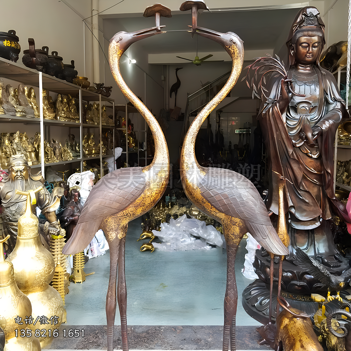 嘴銜靈芝的仙鶴古銅雕塑