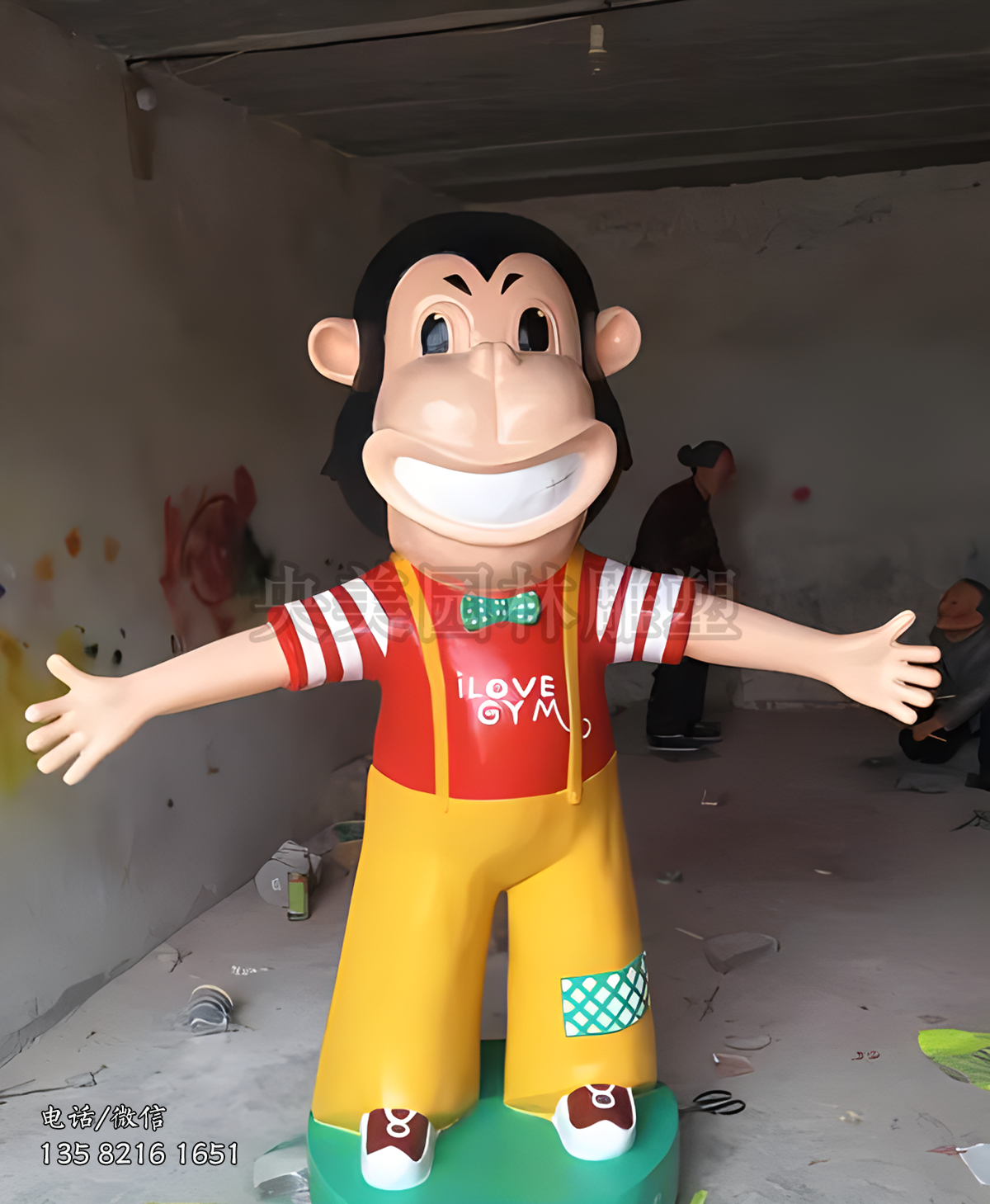 大馬猴玻璃鋼卡通雕塑擺件