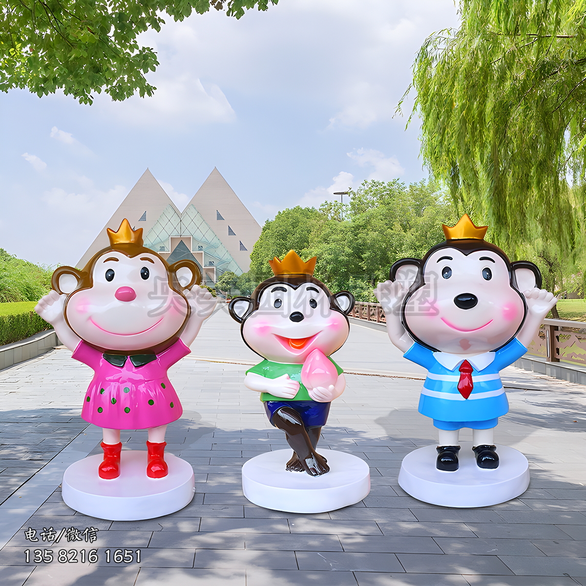 頭戴皇冠的卡通猴子美陳雕塑擺件
