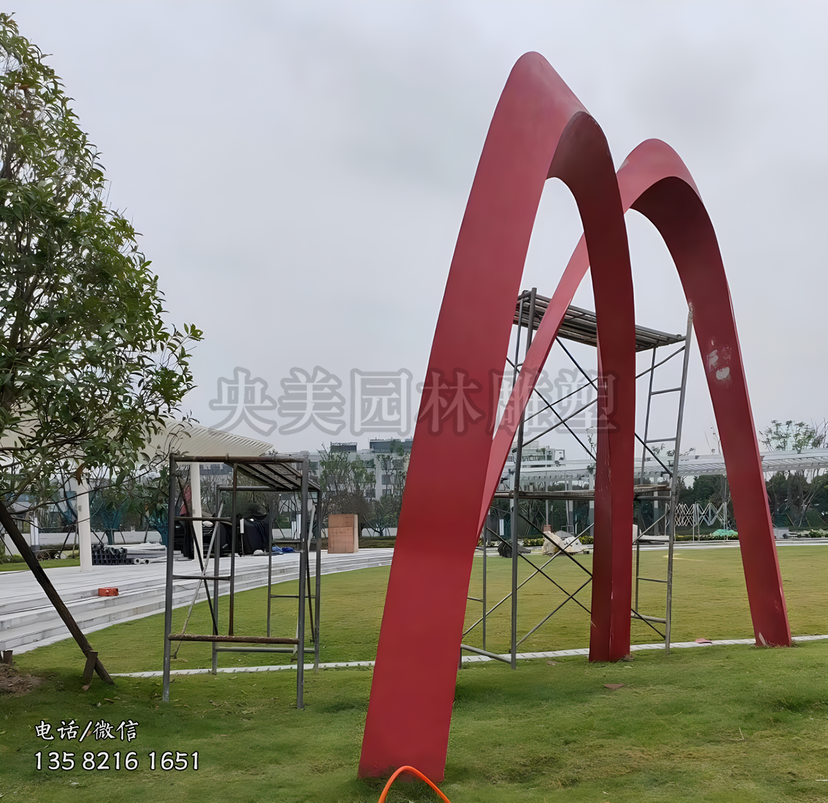 字母M不銹鋼造型雕塑